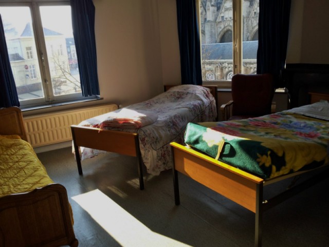 Slaapkamer Uitzending : Deze foto werd gemaakt op 1 april 2013 in Tienen , Belgi? met een Slaapkamer Uitzending : Deze foto werd gemaakt op 1 april 2013 in Tienen , Belgi? met een