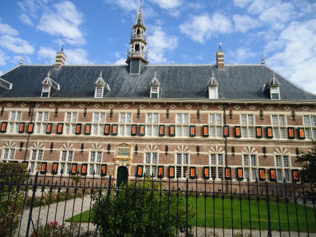 oud weeshuis in buren | Foto | mijn-camino